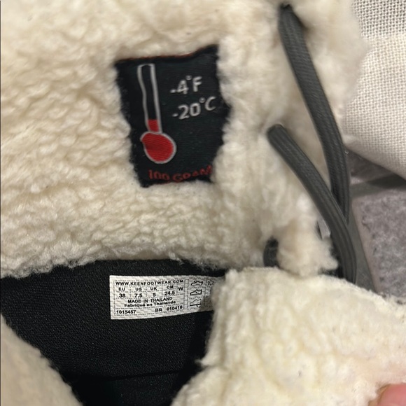 Winter Boots - Picture 2 of 7